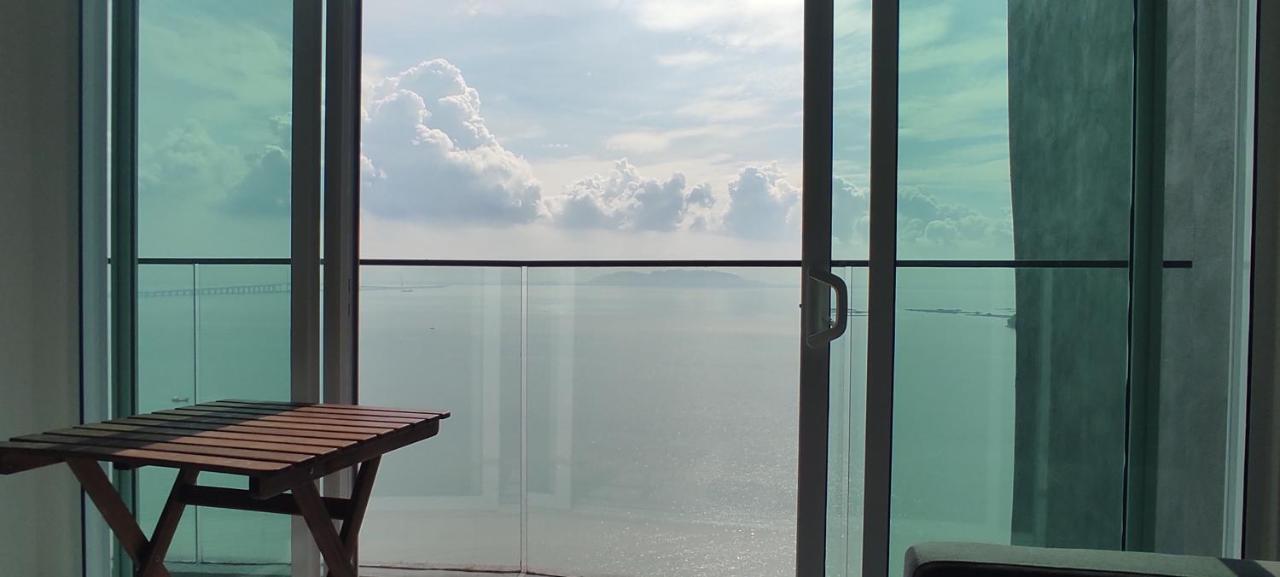 Infinite Seaview With Penang Bridge Suite With Sunrise Up To 11 Person Bayan Lepas Buitenkant foto