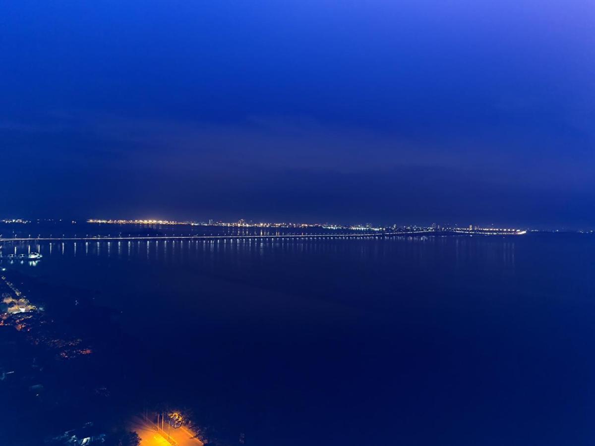 Infinite Seaview With Penang Bridge Suite With Sunrise Up To 11 Person Bayan Lepas Buitenkant foto