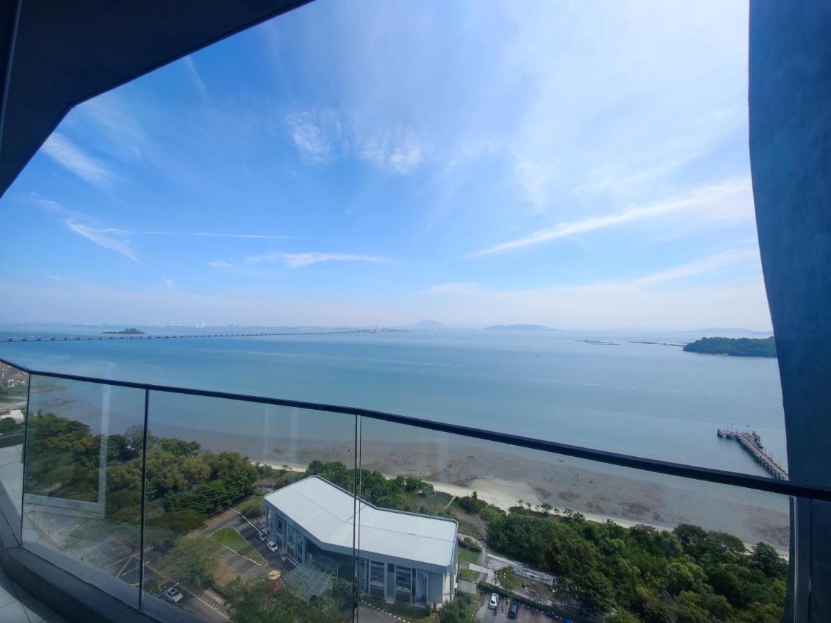 Infinite Seaview With Penang Bridge Suite With Sunrise Up To 11 Person Bayan Lepas Buitenkant foto