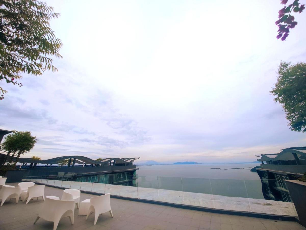 Infinite Seaview With Penang Bridge Suite With Sunrise Up To 11 Person Bayan Lepas Buitenkant foto